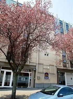 Expo Hotel