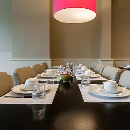 Expo Hotel 3*